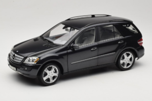 Mercedes ML W164 Obsidian Black Dealerská Edice Minichamps 1:18 B66962321 Kov