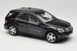 Mercedes ML W164 Obsidian Black Dealerská Edice Minichamps 1:18 B66962321 Kov – obrázek 6 z 8