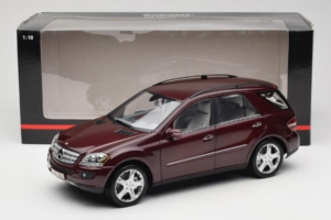 Mercedes ML W164 Red Metallic Minichamps 1:18 150034500 Kov – obrázek 8 z 8
