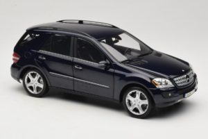 Mercedes ML W164 Tanzanite Blue Dealerská Edice Minichamps 1:18 B66962322 Kov – obrázek 6 z 8