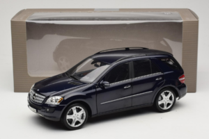 Mercedes ML W164 Tanzanite Blue Dealerská Edice Minichamps 1:18 B66962322 Kov – obrázek 8 z 8