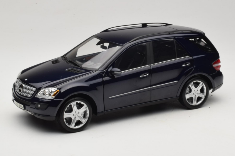 Mercedes ML W164 Tanzanite Blue Dealerská Edice Minichamps 1:18 B66962322 Kov