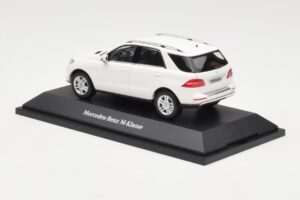 Mercedes ML W166 Calcit White Minichamps 1:43 B66960062 Kov – obrázek 3 z 4