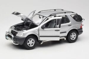 Mercedes ML320 W163 Stříbrný Maisto 1:18 50319 Kov – obrázek 2 z 8
