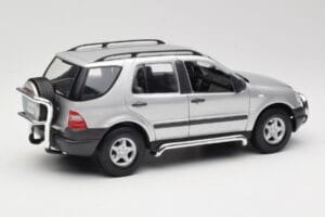 Mercedes ML320 W163 Stříbrný Maisto 1:18 50319 Kov – obrázek 3 z 8