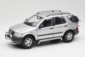 Mercedes ML320 W163 Stříbrný Maisto 1:18 50319 Kov