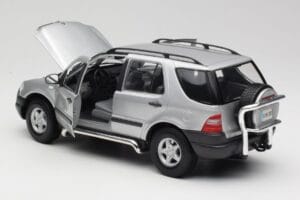 Mercedes ML320 W163 Stříbrný Maisto 1:18 50319 Kov – obrázek 5 z 8