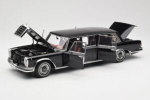 Mercedes 600 Pullman W100 Černý AUTOart 1:18 76197 Kov – obrázek 2 z 8