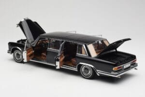 Mercedes 600 Pullman W100 Černý AUTOart 1:18 76197 Kov – obrázek 5 z 8