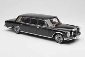 Mercedes 600 Pullman W100 Černý AUTOart 1:18 76197 Kov – obrázek 6 z 8