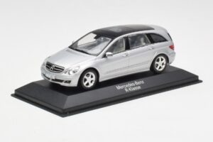 Mercedes R-Class W251 Iridium Silver Minichamps 1:43 B66962214 Kov – obrázek 2 z 4