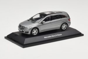 Mercedes R-Class W251 Palladium Silver Metallic Minichamps 1:43 B66960055 Kov – obrázek 2 z 4
