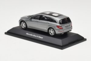Mercedes R-Class W251 Palladium Silver Metallic Minichamps 1:43 B66960055 Kov – obrázek 3 z 4