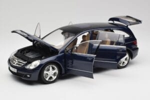 Mercedes R-Class W251 Tanzanit Modrá Minichamps 1:18 150034600 Kov – obrázek 2 z 8