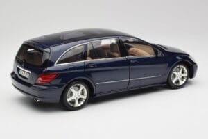 Mercedes R-Class W251 Tanzanit Modrá Minichamps 1:18 150034600 Kov – obrázek 3 z 8