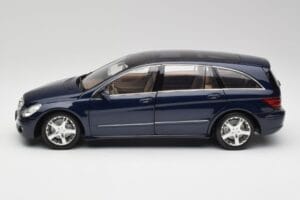 Mercedes R-Class W251 Tanzanit Modrá Minichamps 1:18 150034600 Kov – obrázek 4 z 8