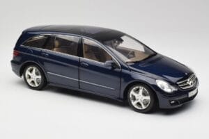 Mercedes R-Class W251 Tanzanit Modrá Minichamps 1:18 150034600 Kov – obrázek 6 z 8