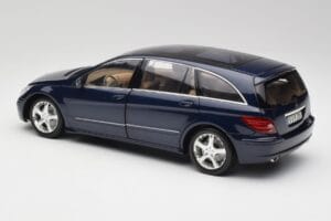 Mercedes R-Class W251 Tanzanit Modrá Minichamps 1:18 150034600 Kov – obrázek 7 z 8