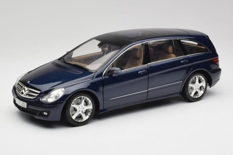 Mercedes R-Class W251 Tanzanit Modrá Minichamps 1:18 150034600 Kov
