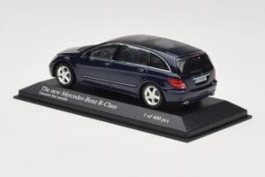 Mercedes R-Class W251 Tanzanite Blue Minichamps 1:43 B66962215 Kov – obrázek 3 z 4