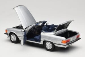 Mercedes R107 380 SL Stříbrný Norev 1:18 183725 Kov – obrázek 5 z 8