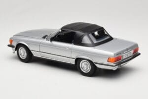 Mercedes R107 380 SL Stříbrný Norev 1:18 183725 Kov – obrázek 7 z 8