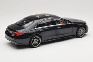 Mercedes S-Class W223 AMG Line Anthracite Blue Norev 1:18 183800 Kov – obrázek 3 z 8