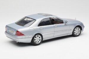 Mercedes S-Class W220 Světle Modrý Maisto 1:18 56050 Kov – obrázek 3 z 8