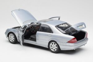 Mercedes S-Class W220 Světle Modrý Maisto 1:18 56050 Kov – obrázek 5 z 8