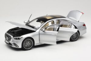 Mercedes S-Class W223 AMG Line Brilliant Silver Norev 1:18 183805 Kov – obrázek 2 z 8