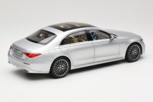 Mercedes S-Class W223 AMG Line Brilliant Silver Norev 1:18 183805 Kov – obrázek 3 z 8