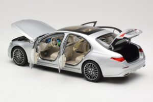 Mercedes S-Class W223 AMG Line Brilliant Silver Norev 1:18 183805 Kov – obrázek 5 z 8