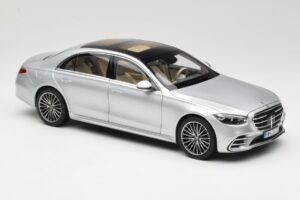 Mercedes S-Class W223 AMG Line Brilliant Silver Norev 1:18 183805 Kov – obrázek 6 z 8