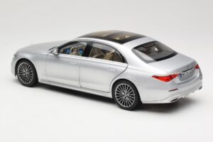 Mercedes S-Class W223 AMG Line Brilliant Silver Norev 1:18 183805 Kov – obrázek 7 z 8