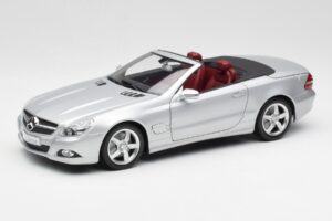 Mercedes SL 500 R230 Kabriolet Iridium Stříbrný Minichamps 1:18 B66962388 Kov