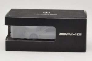 Mercedes SL 63 AMG R230 Silver Metallic Minichamps 1:43 B66960018 Kov – obrázek 4 z 4