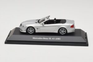 Mercedes SL 63 AMG R230 Silver Metallic Minichamps 1:43 B66960018 Kov