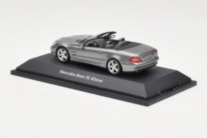 Mercedes SL R230 Palladium Silver Metallic Minichamps 1:43 B66962390 Kov – obrázek 3 z 4