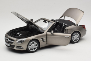 Mercedes SL500 R231 Dark Grey Matt Norev 1:18 183590 Kov – obrázek 2 z 9