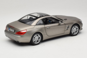 Mercedes SL500 R231 Dark Grey Matt Norev 1:18 183590 Kov – obrázek 4 z 9