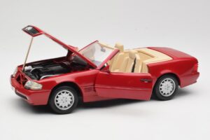 Mercedes SL500 R129 Červený Revell 1:18 08927 Kov – obrázek 2 z 8