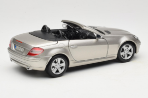 Mercedes SLK R171 Světle Bronzový Metalíza Maisto 1:18 31674-R1 Kov – obrázek 3 z 8