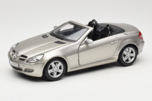 Mercedes SLK R171 Světle Bronzový Metalíza Maisto 1:18 31674-R1 Kov