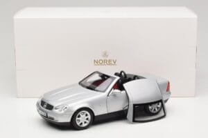 Mercedes SLK R170 Brilliant Silver Norev 1:18 183020 Kov – obrázek 9 z 9