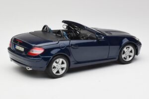 Mercedes SLK R171 Modrý Maisto 1:18 B66962190 Kov – obrázek 3 z 8