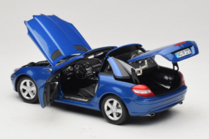 Mercedes SLK R171 Blue Metallic Minichamps 1:18 100033131 Kov – obrázek 6 z 11