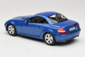 Mercedes SLK R171 Blue Metallic Minichamps 1:18 100033131 Kov – obrázek 10 z 11