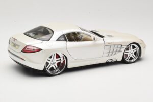 Mercedes SLR McLaren C199 Bílý Maisto 1:18 31068 Kov – obrázek 3 z 8