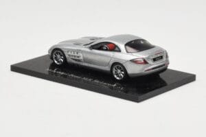 Mercedes SLR McLaren Crystal Silver Minichamps 1:43 B66961974 Kov – obrázek 3 z 4