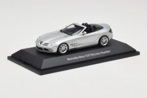 Mercedes SLR McLaren Roadster Crystal Laurit Silver Minichamps 1:43 B66961005 Kov – obrázek 2 z 4
